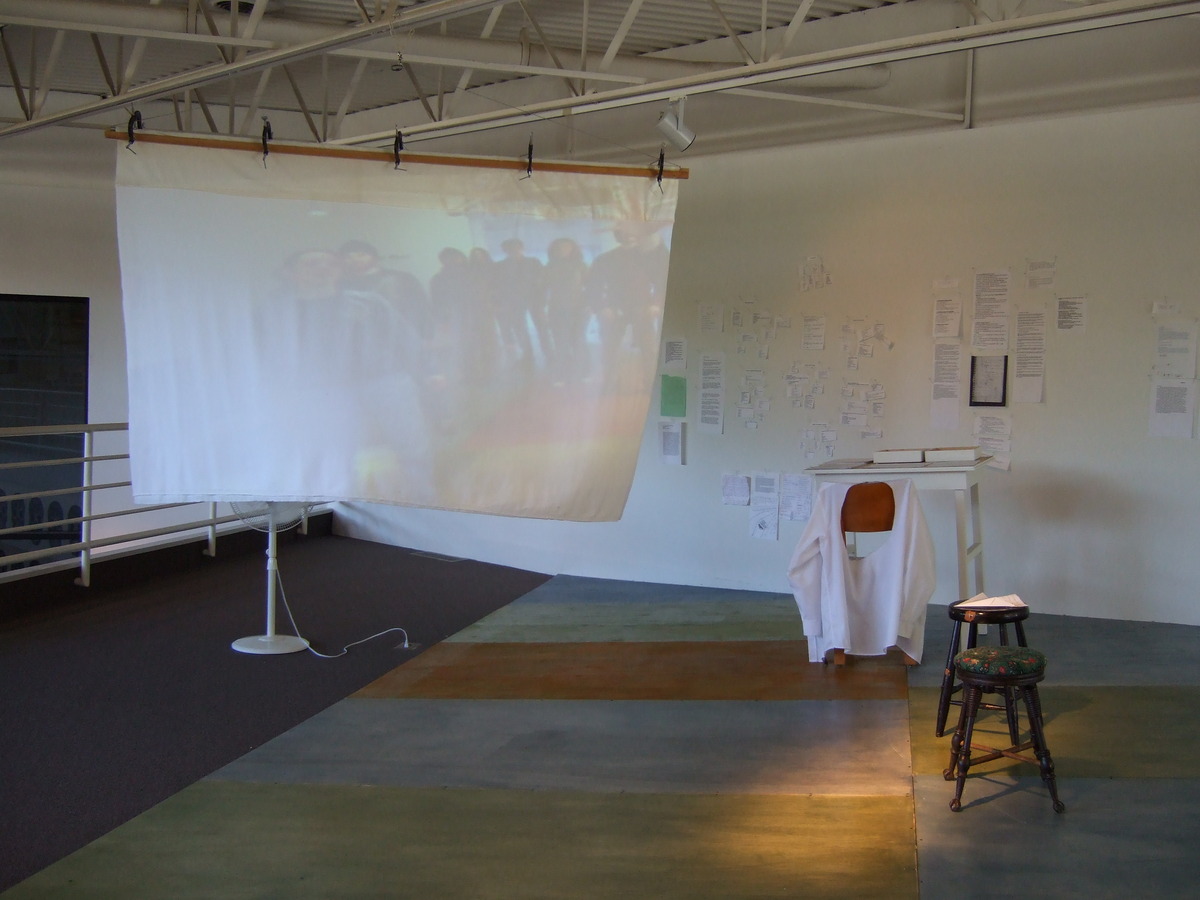 https://lynnbook.s3.amazonaws.com/flat_media/ReNext_2007_WS-SECCA_perf-exhib_exhibitionshots20.jpg