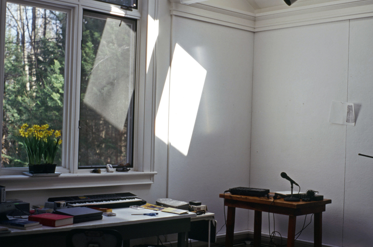 https://lynnbook.s3.amazonaws.com/flat_media/Process_MacDowellColony_photoslide07.jpg