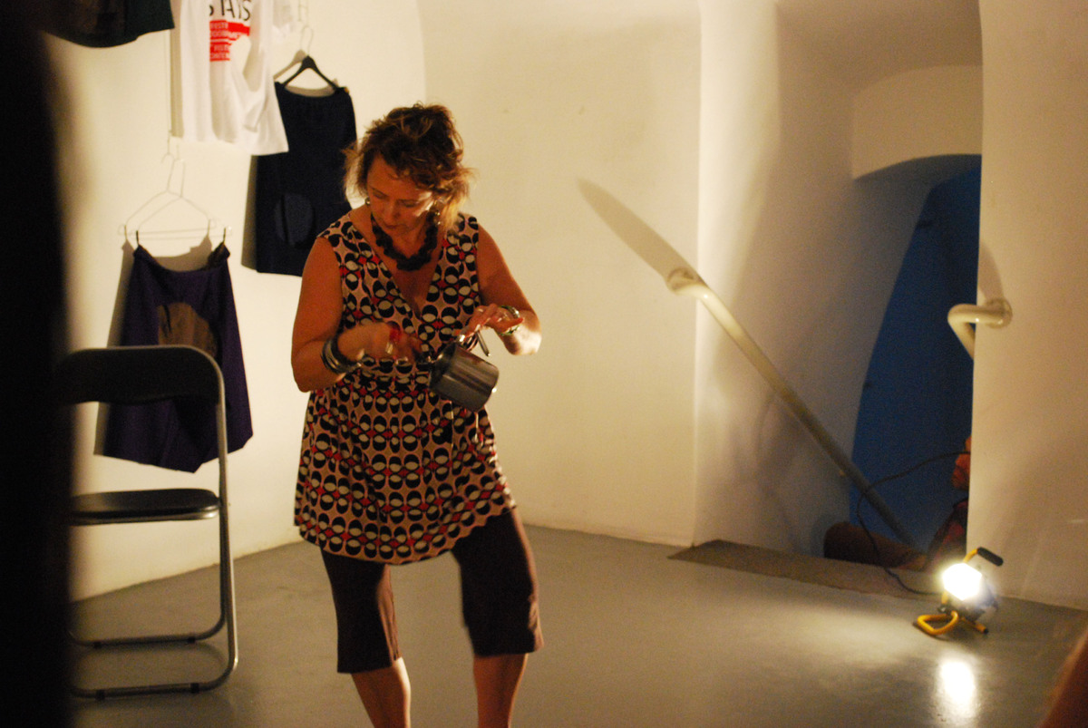 https://lynnbook.s3.amazonaws.com/flat_media/SongSpot_2010_Slovenia-Artstays_perfinstall_photodoc06.jpg
