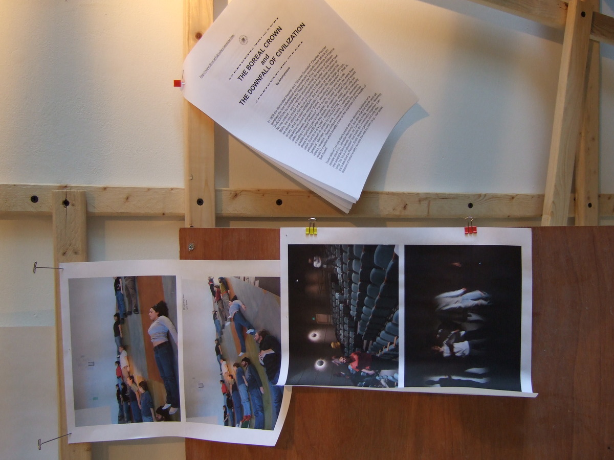 https://lynnbook.s3.amazonaws.com/flat_media/ReNext_2007_WS-SECCA_perf-exhib_exhibitionshots24.jpg