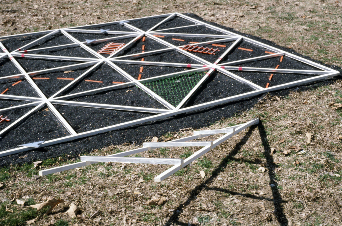 https://lynnbook.s3.amazonaws.com/flat_media/EarlyWorks_Sculpture_GameMap_photoslide03.jpg