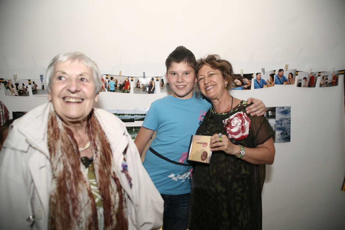 https://lynnbook.s3.amazonaws.com/flat_media/SongSpot_2010_Slovenia-Artstays_installation_photodoc15.JPG
