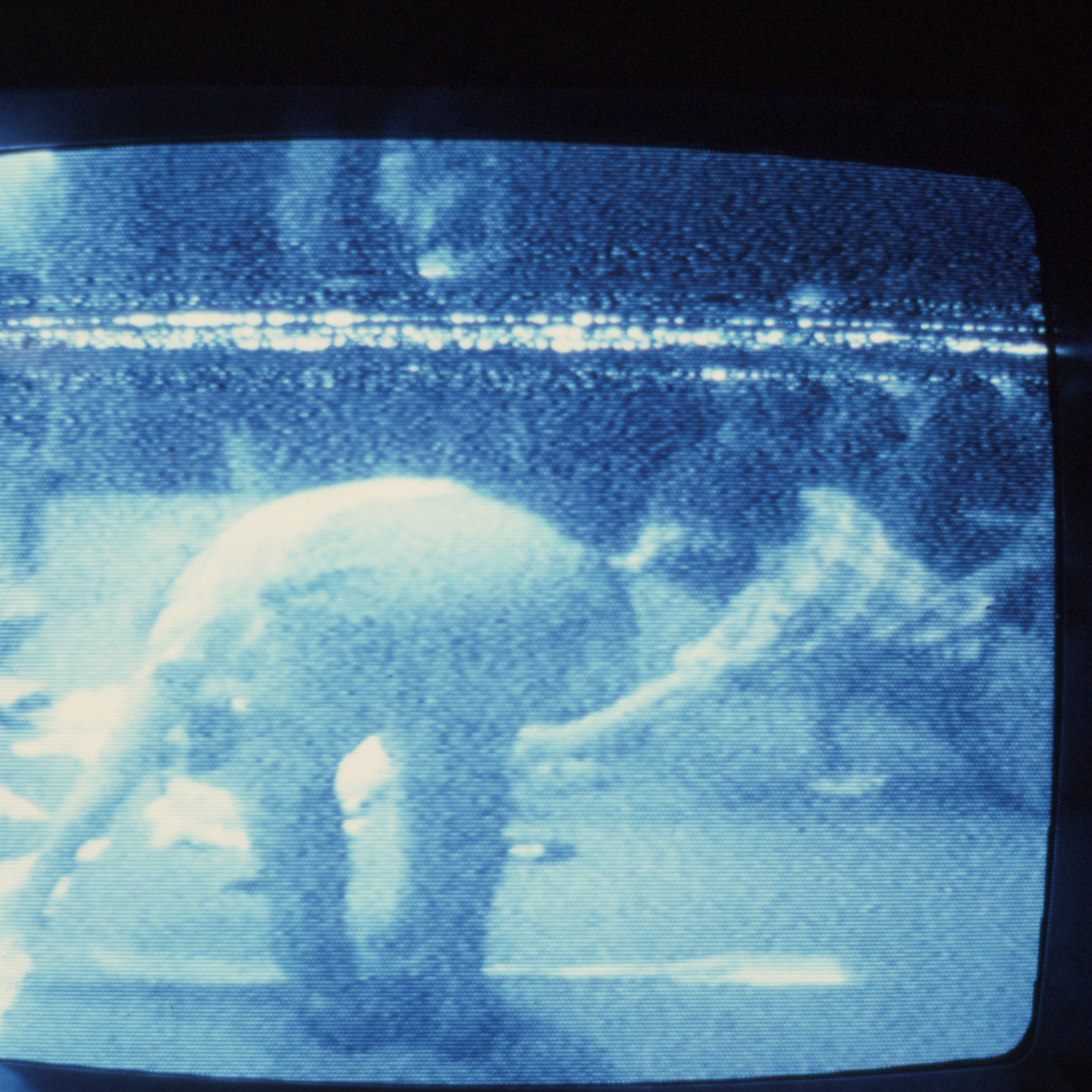 https://lynnbook.s3.amazonaws.com/flat_media/AdvStack2_1979_EveofPerf_MAA-Mphs_videostill_photoslide02.jpg