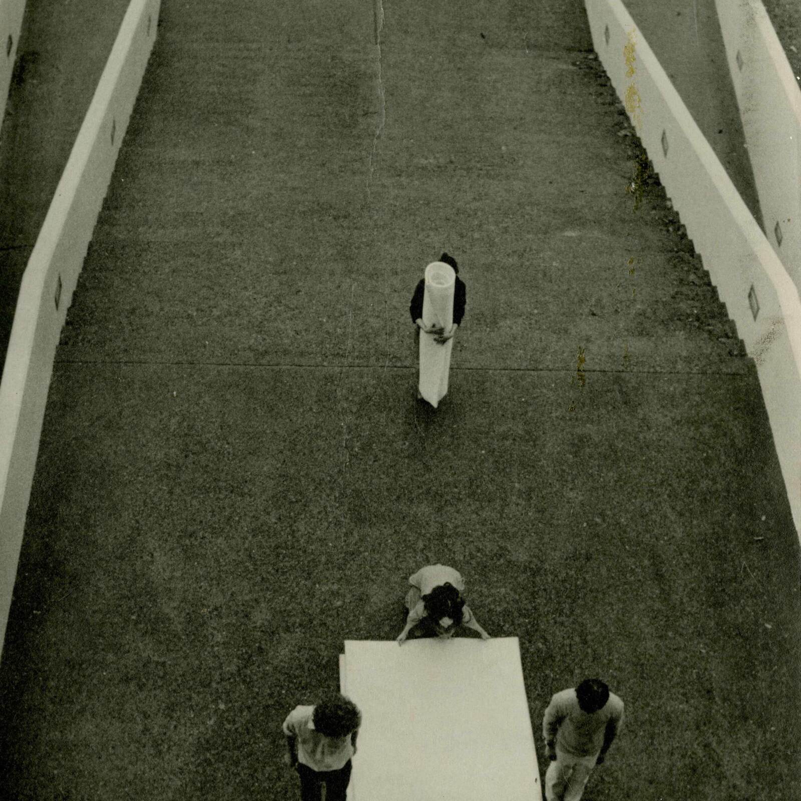 Advance and Stack I, 1978, Mphs, Memphis College of Art, site specific performance, photo documentation 09