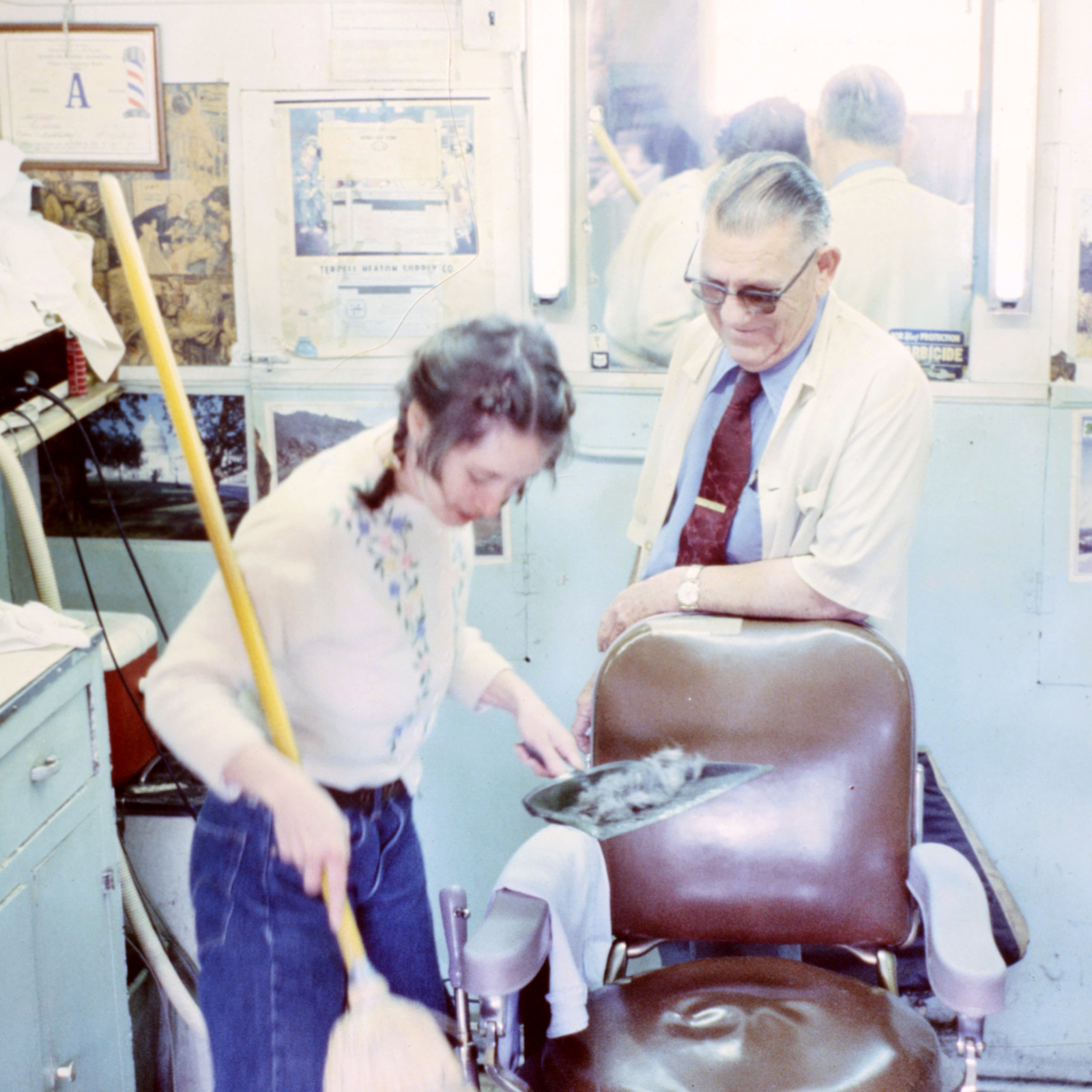Hair Piece, 1980, Memphis, Memphis College of Art, exhibition installation, process, photo slide 03