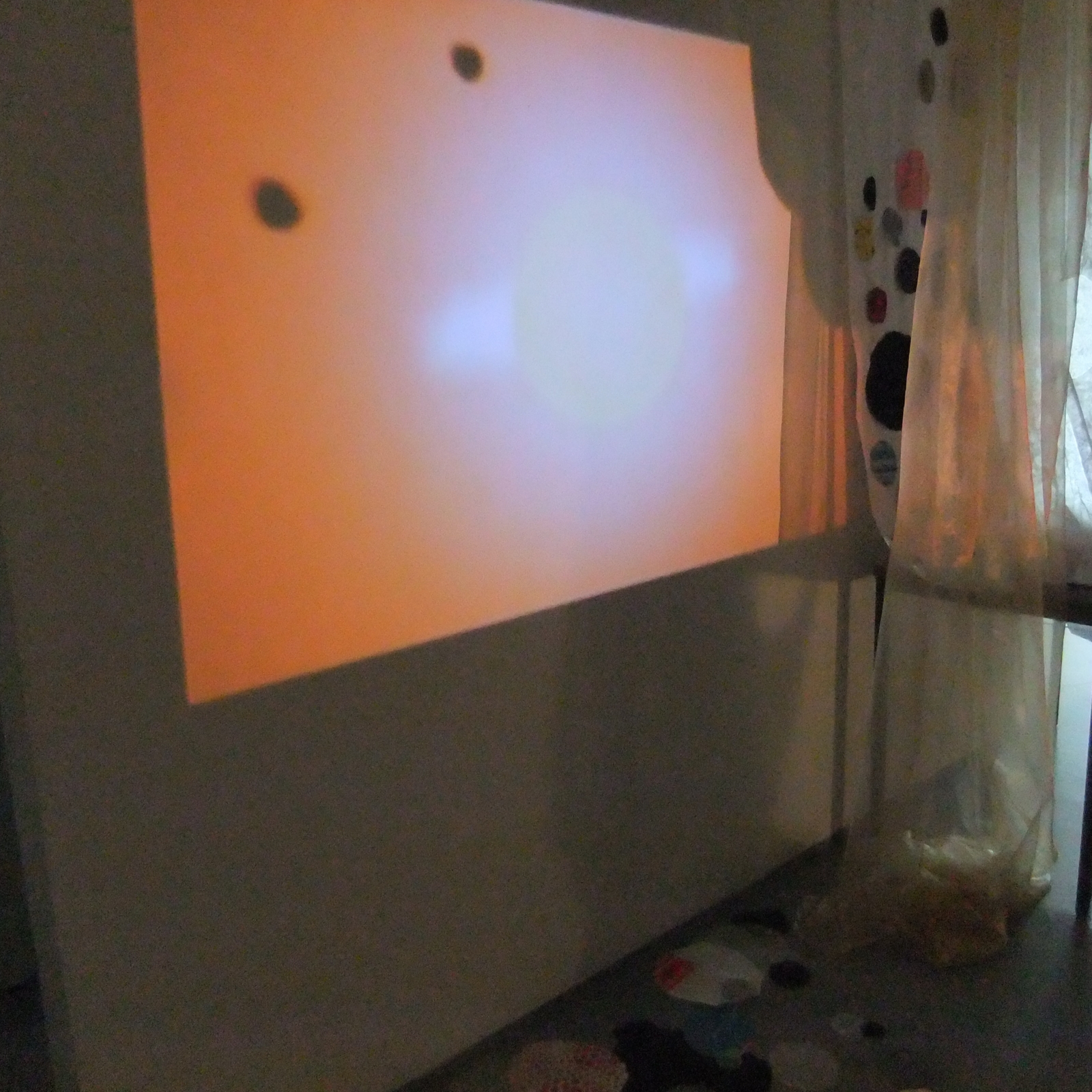 https://lynnbook.s3.amazonaws.com/flat_media/SongSpot_2010_Slovenia-Artstays_installation_processdoc08.JPG