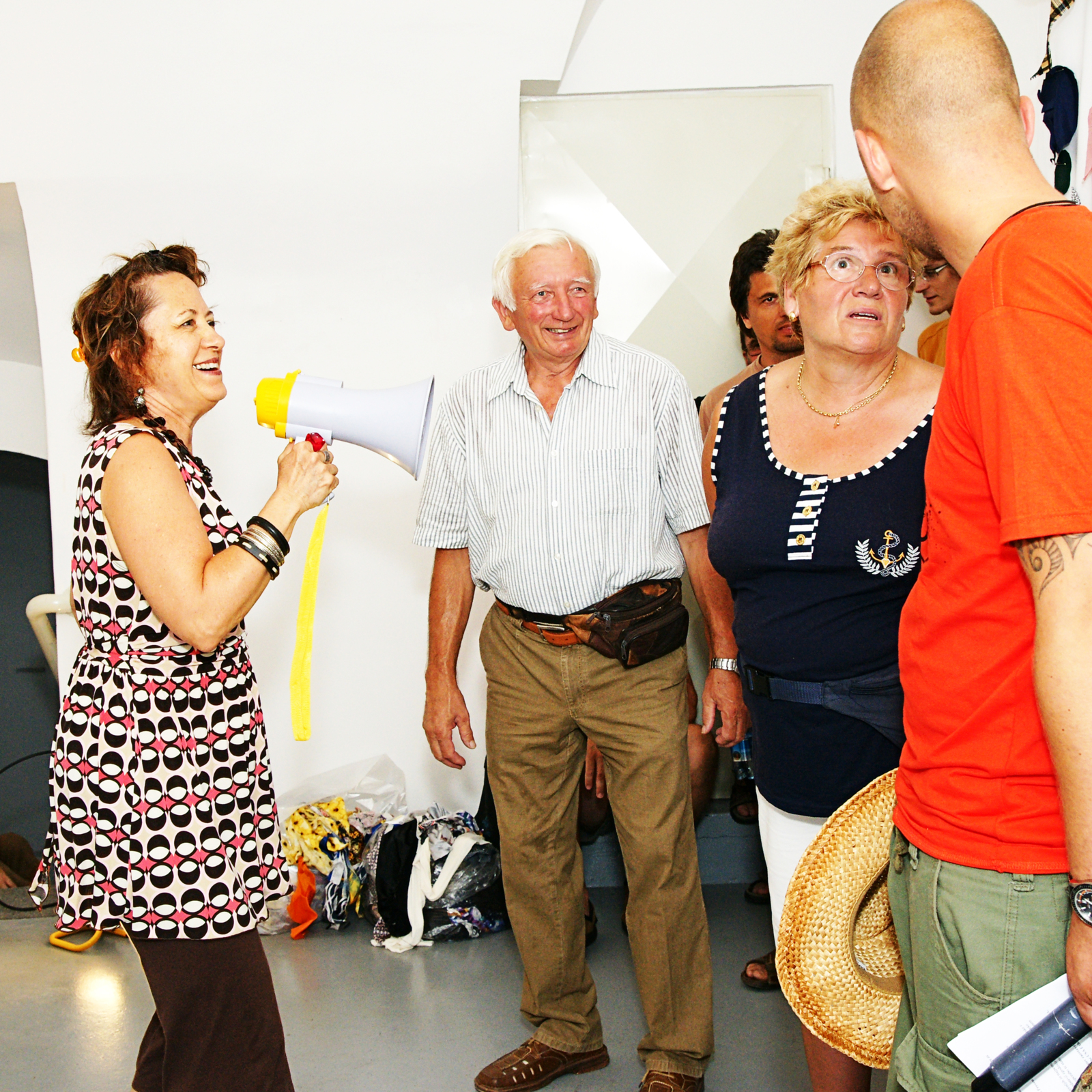 https://lynnbook.s3.amazonaws.com/flat_media/SongSpot_2010_Slovenia-Artstays_perfinstall_photodoc07.jpg