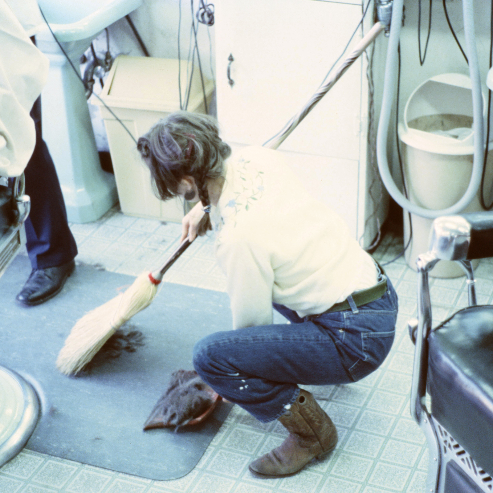 Hair Piece, 1980, Memphis, Memphis College of Art, exhibition installation, process, photo slide 07