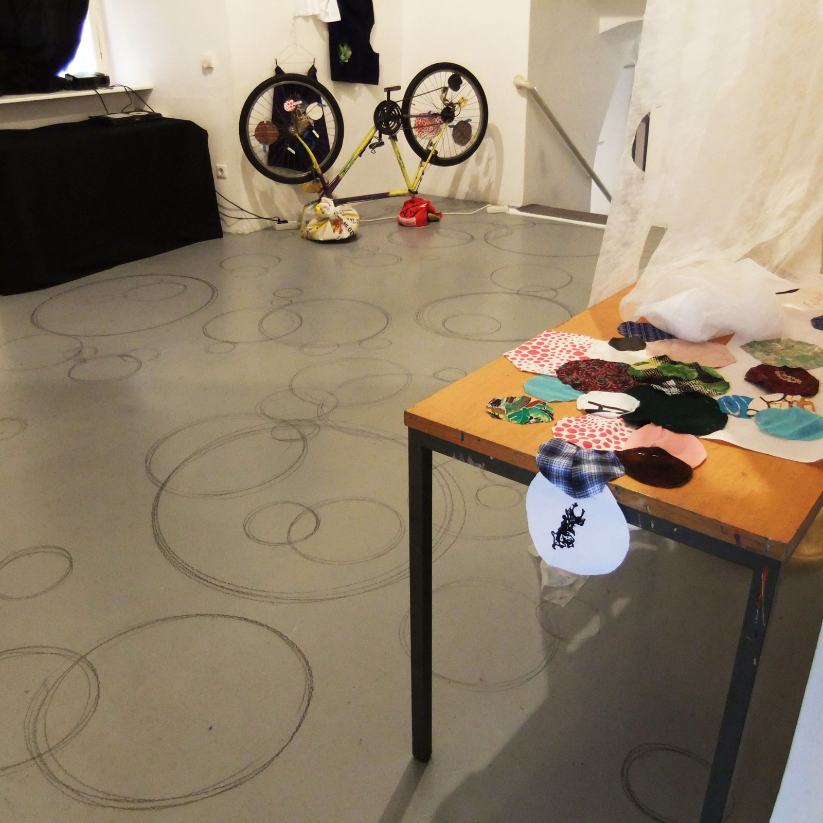 https://lynnbook.s3.amazonaws.com/flat_media/SongSpot_2010_Slovenia-Artstays_installation_photodoc05.jpg