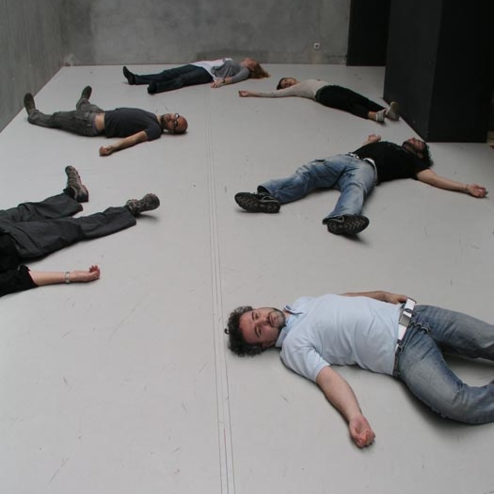 https://lynnbook.s3.amazonaws.com/flat_media/MakingNew_2008_OKZ-Linz_TIworkshopperf__vertcu_photo03.JPG