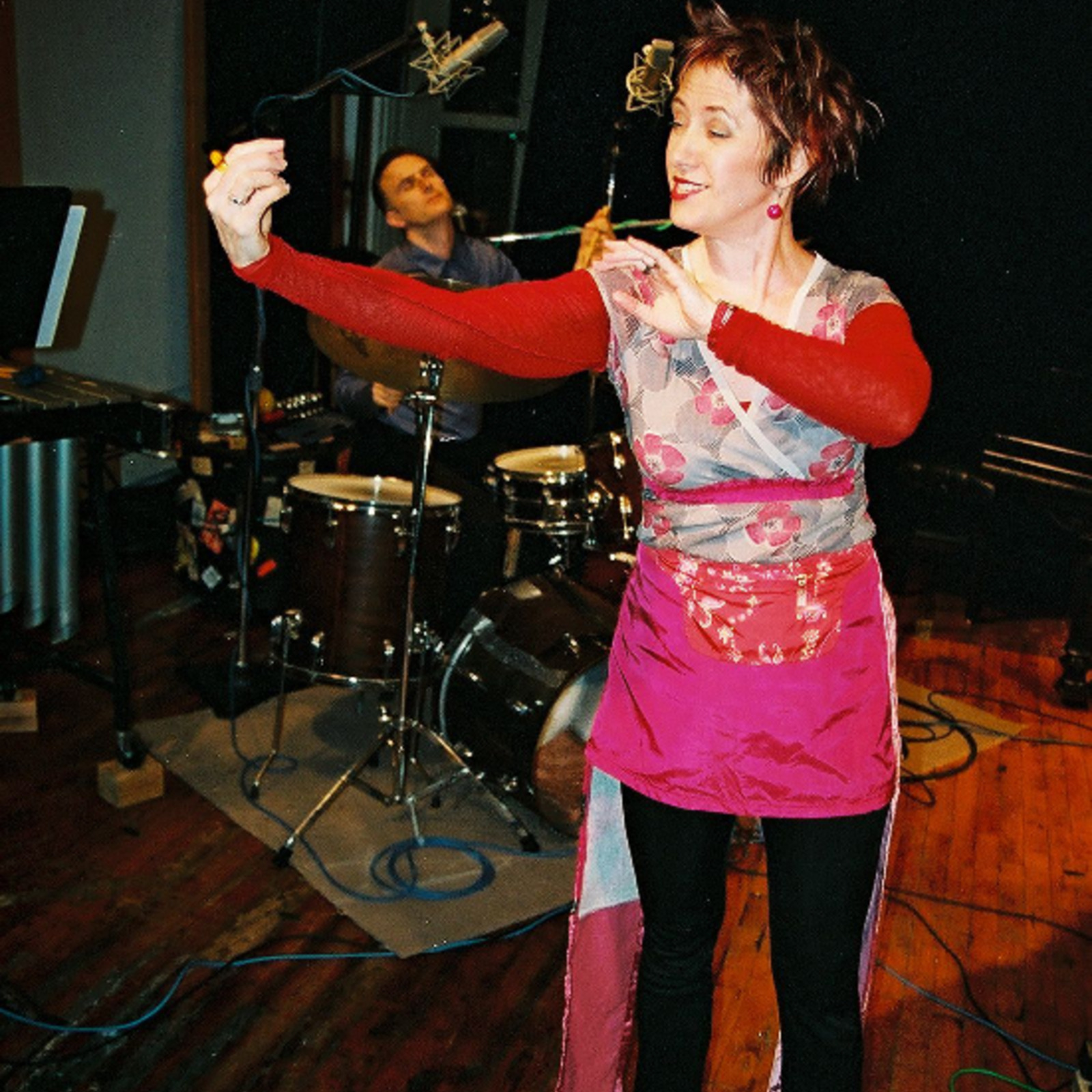 https://lynnbook.s3.amazonaws.com/flat_media/notesondes_2003_NYC-Roulette_con-perf_photoseries.pdf