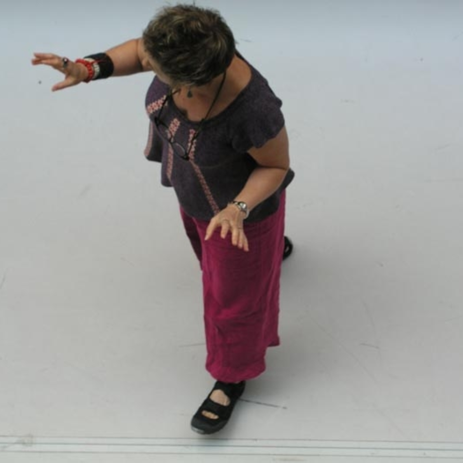 https://lynnbook.s3.amazonaws.com/flat_media/MakingNew_2008_OKZ-Linz_TIworkshopperf_photo11.JPG
