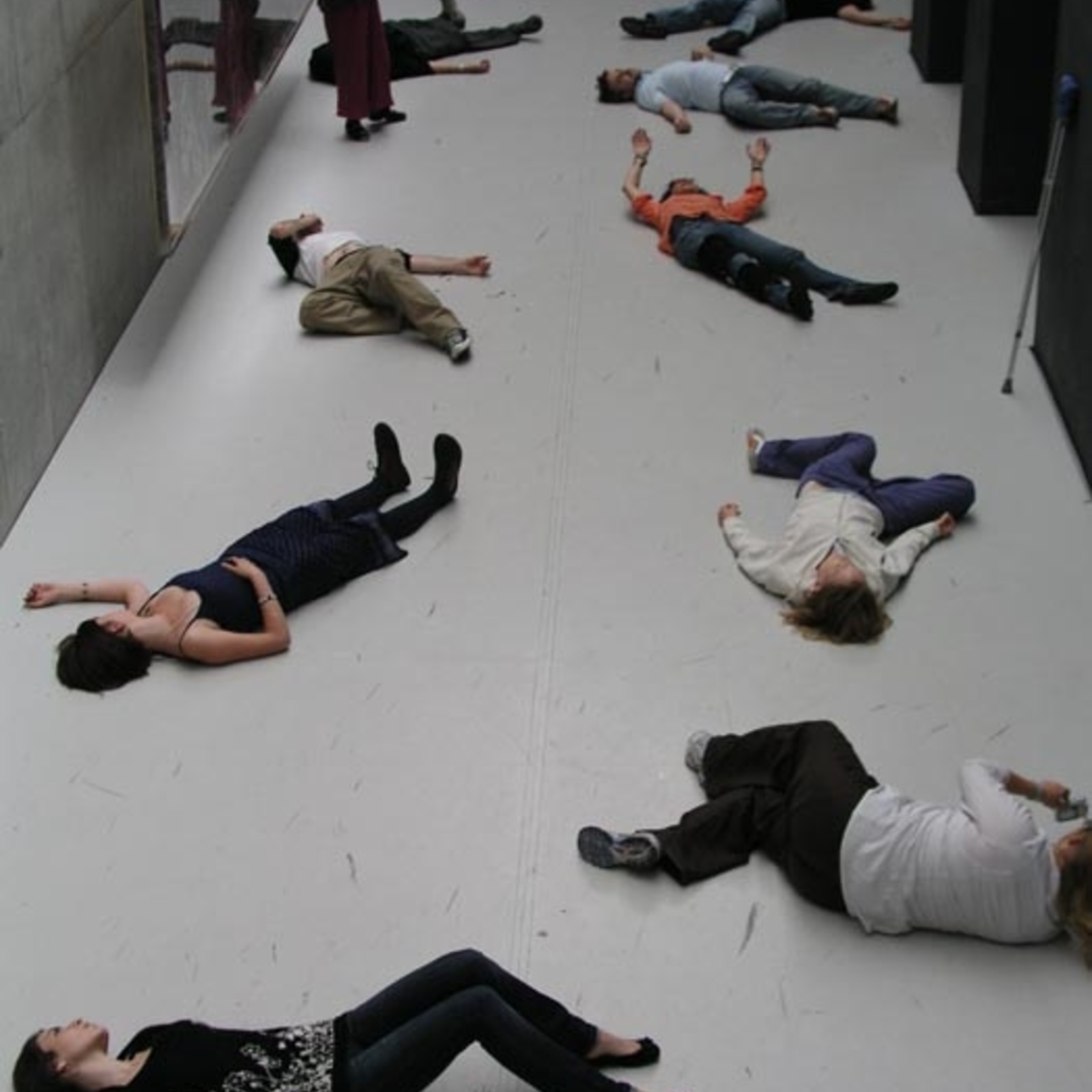https://lynnbook.s3.amazonaws.com/flat_media/MakingNew_2008_OKZ-Linz_TIworkshopperf__vertcu_photo06.JPG