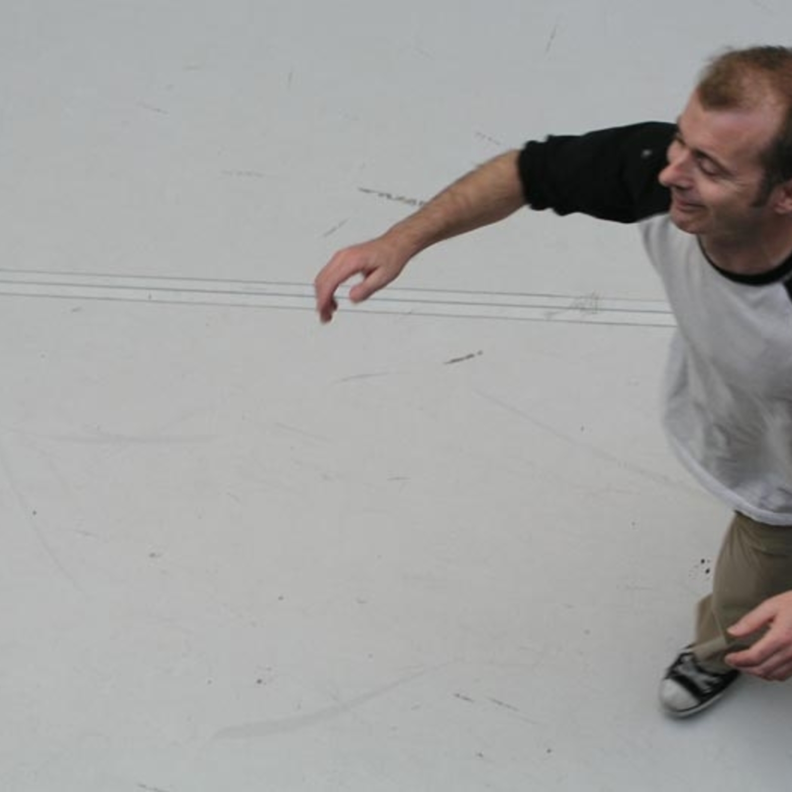 https://lynnbook.s3.amazonaws.com/flat_media/MakingNew_2008_OKZ-Linz_TIworkshopperf_photo04.JPG