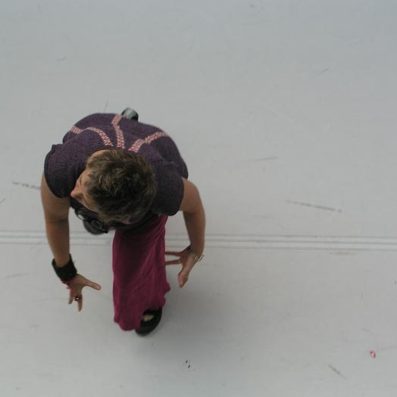 https://lynnbook.s3.amazonaws.com/flat_media/MakingNew_2008_OKZ-Linz_TIworkshopperf_photo06.JPG