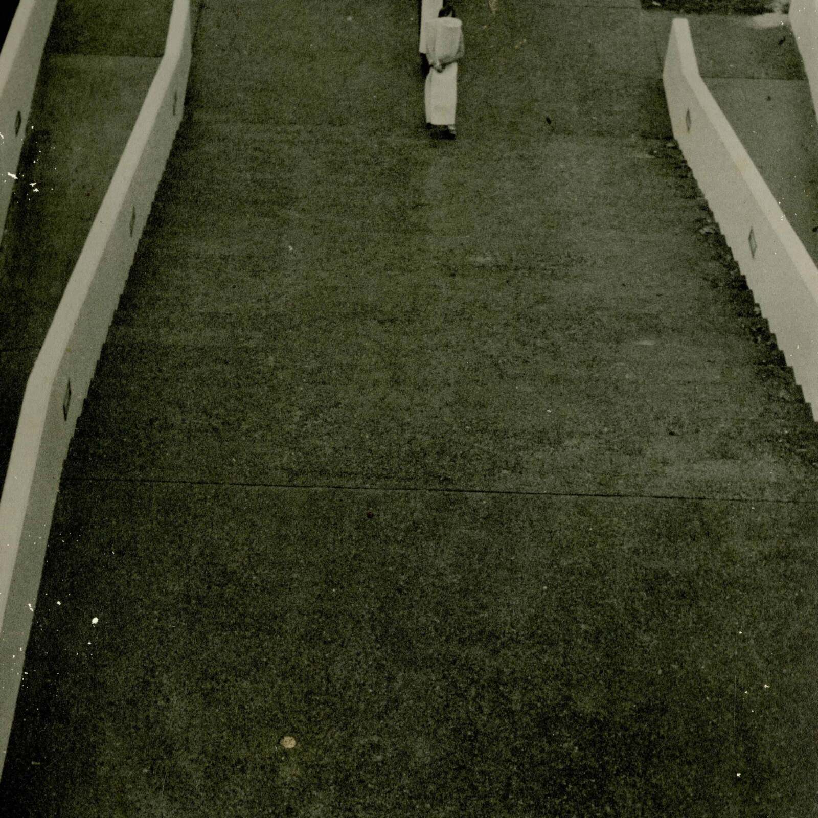 Advance and Stack I, 1978, Mphs, Memphis College of Art, site specific performance, photo documentation 05