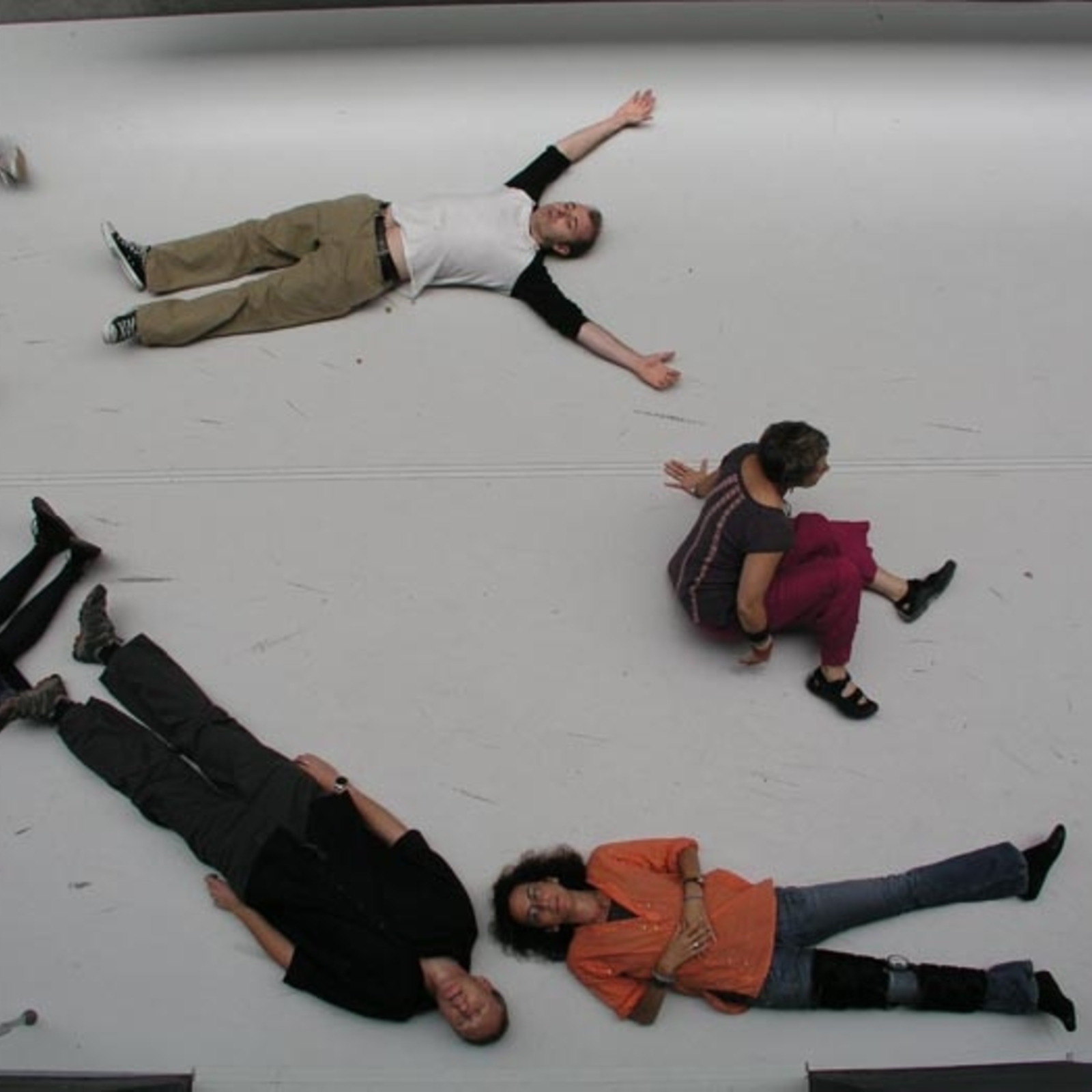 https://lynnbook.s3.amazonaws.com/flat_media/MakingNew_2008_OKZ-Linz_TIworkshopperf_photo02.JPG