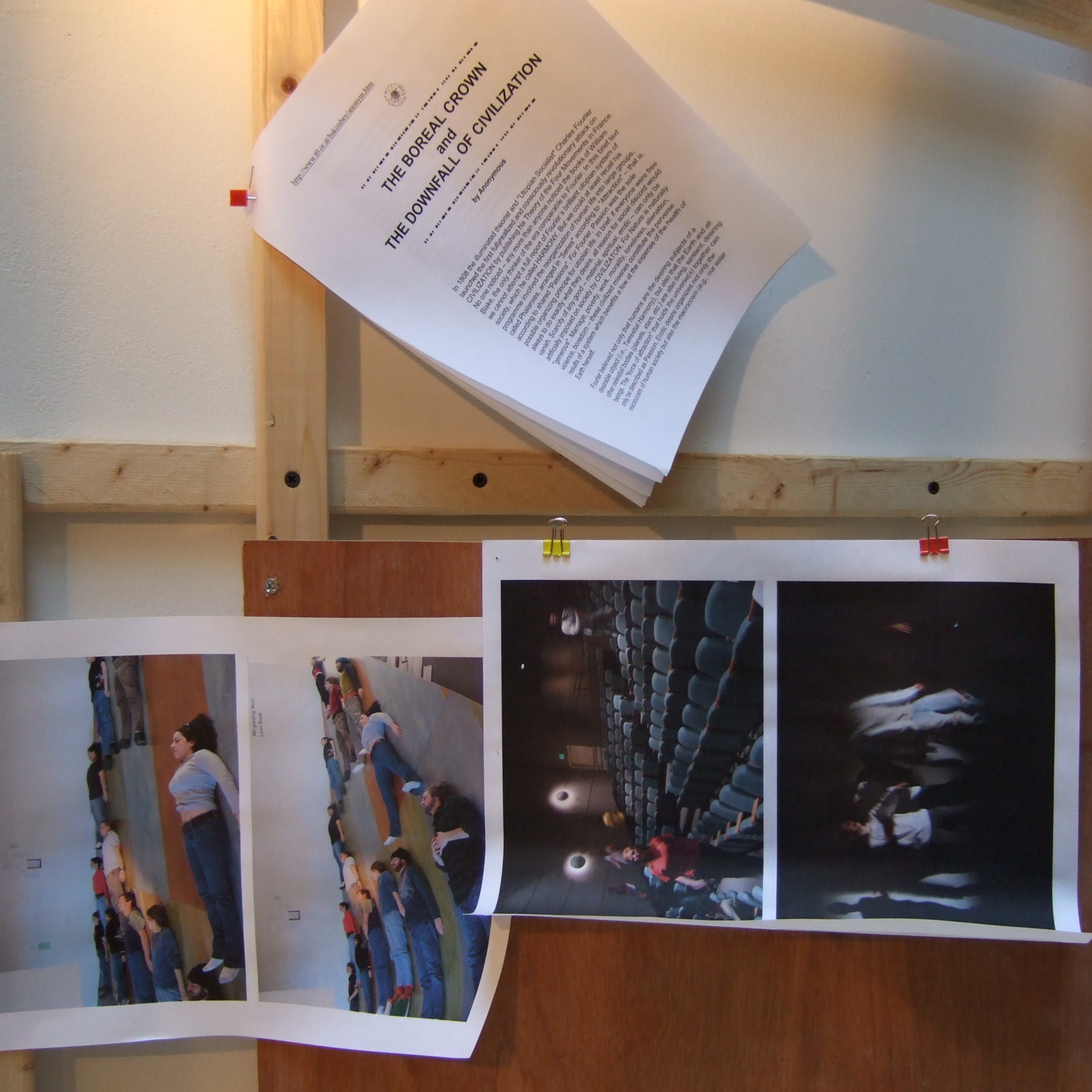 https://lynnbook.s3.amazonaws.com/flat_media/ReNext_2007_WS-SECCA_perf-exhib_exhibitionshots24.jpg