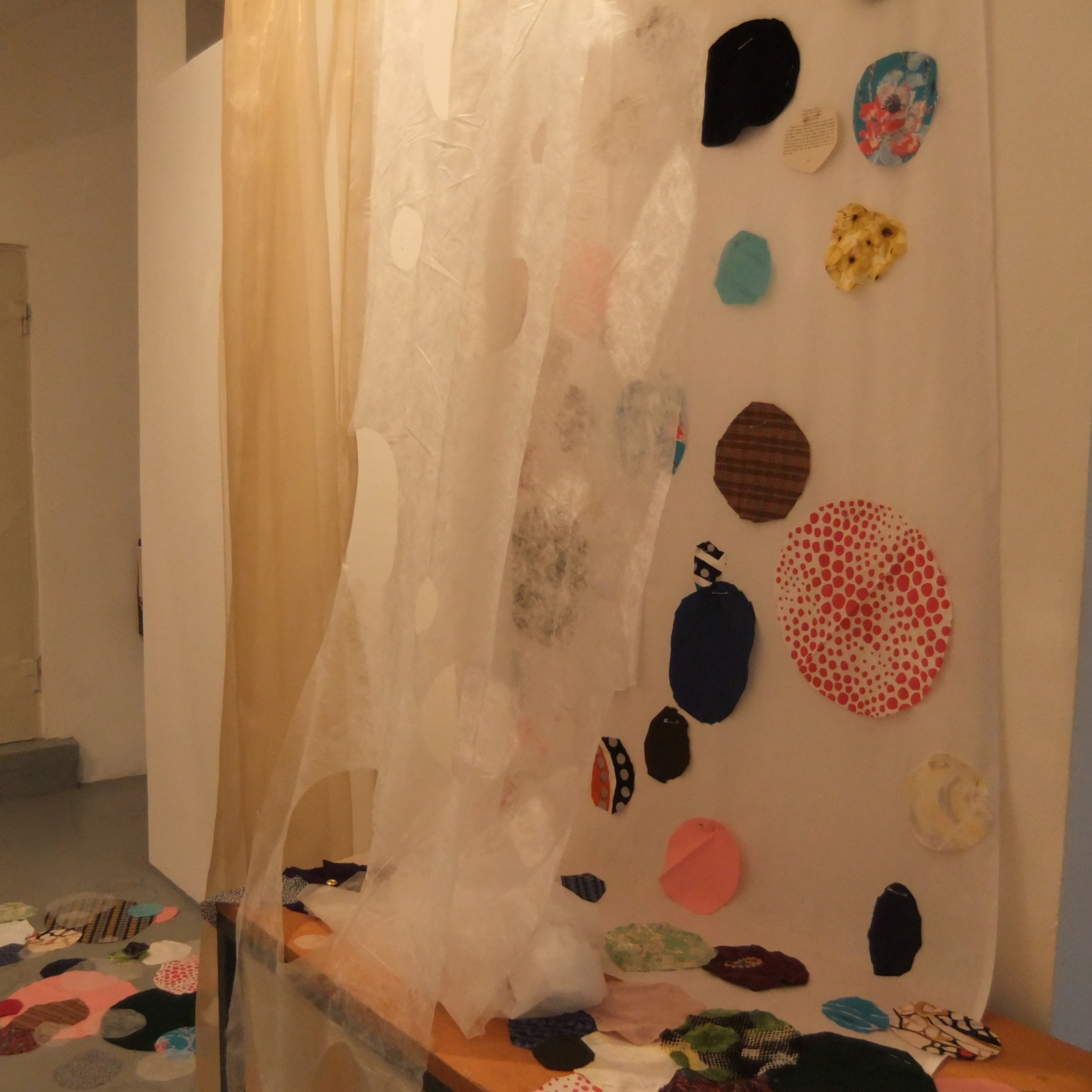 https://lynnbook.s3.amazonaws.com/flat_media/SongSpot_2010_Slovenia-Artstays_installation_processdoc05.JPG