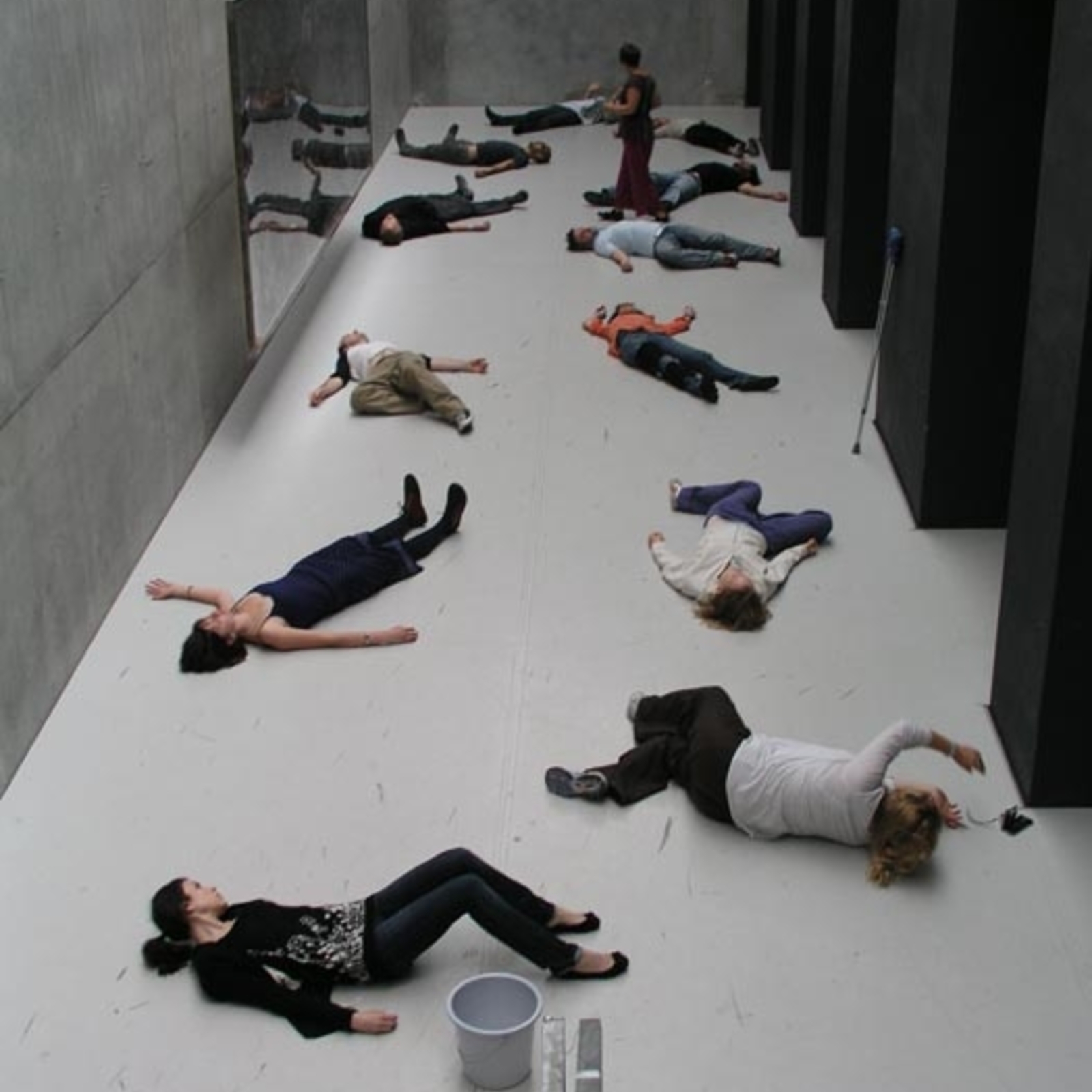 https://lynnbook.s3.amazonaws.com/flat_media/MakingNew_2008_OKZ-Linz_TIworkshopperf__vertcu_photo04.JPG