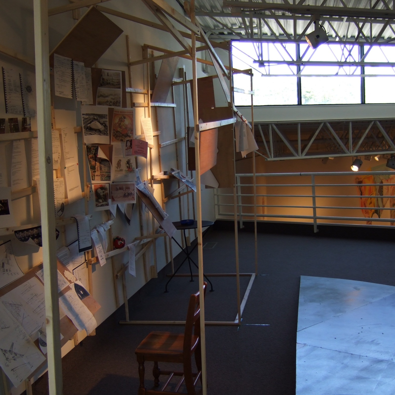 https://lynnbook.s3.amazonaws.com/flat_media/ReNext_2007_WS-SECCA_perf-exhib_exhibitionshots10.jpg