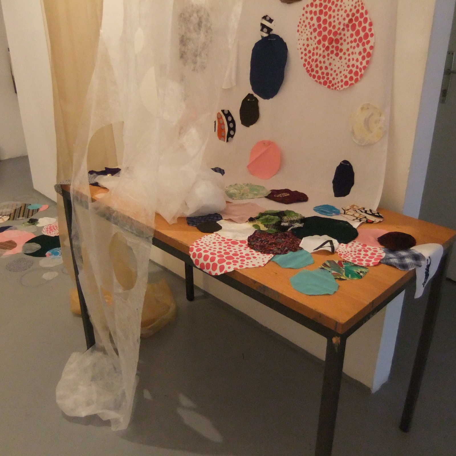 https://lynnbook.s3.amazonaws.com/flat_media/SongSpot_2010_Slovenia-Artstays_installation_processdoc12.JPG