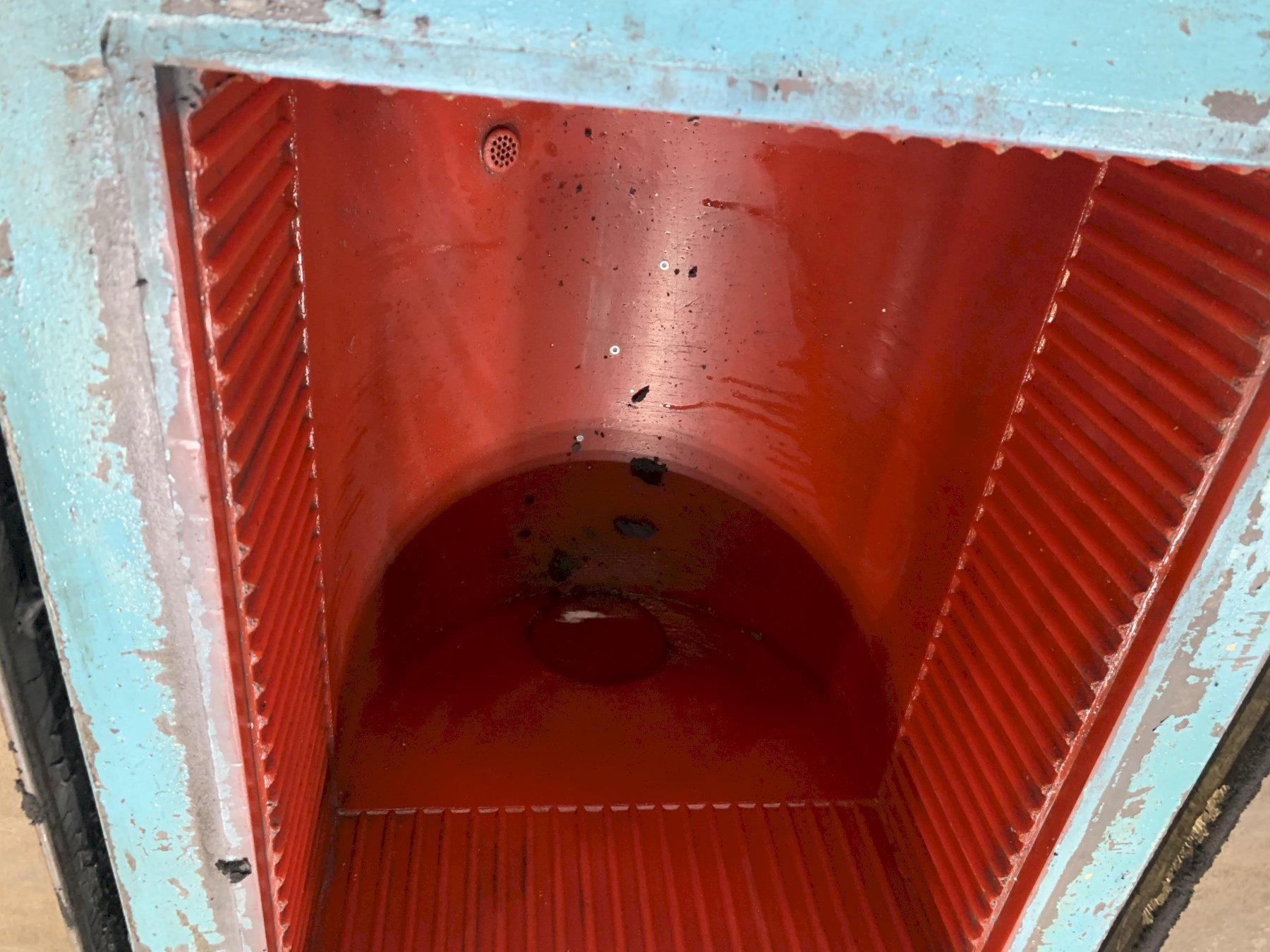 2.5 Cu. Ft. Abrasive Finishing Model 2016 Burr Bench Abrasive Vibratory Finishing Machine