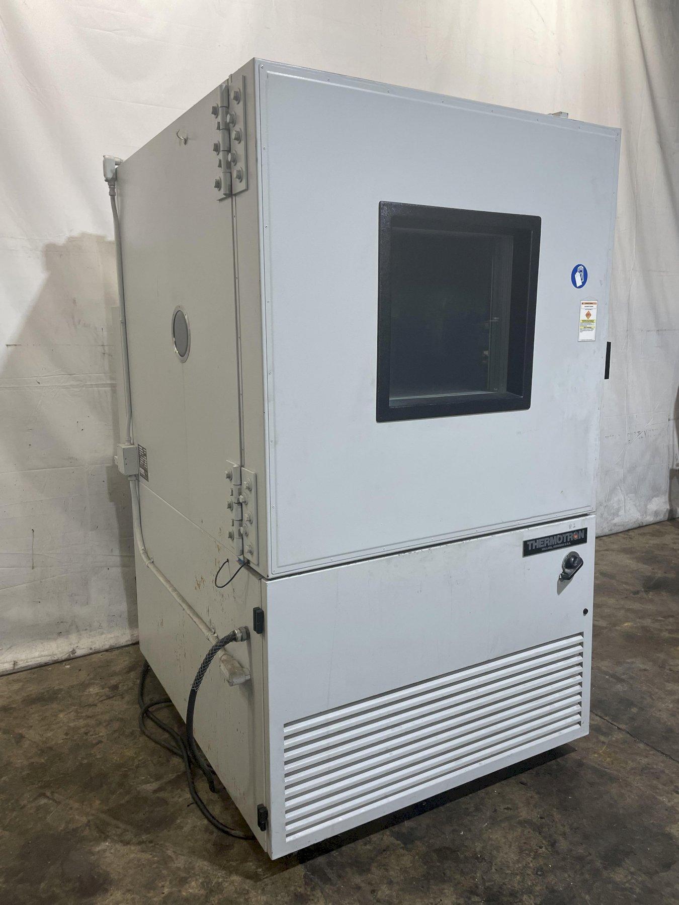 -73* TO 204* C 1999 THERMOTRON MODEL #SM-32C ENVIRONMENTAL TEST CHAMBER WITH HUMIDITY: STOCK #14739