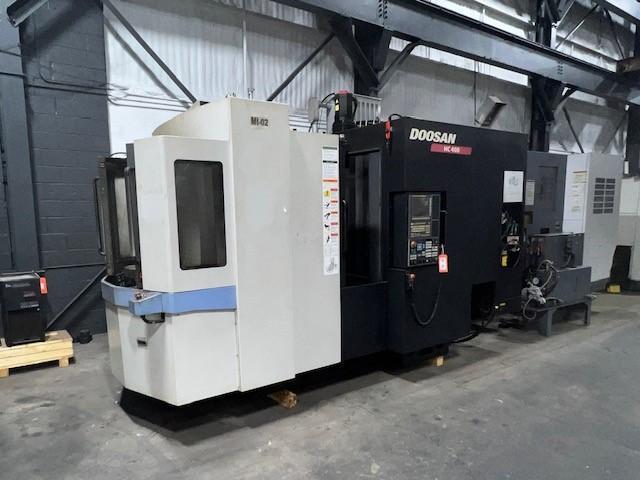 Doosan HC-400 CNC Horizontal Machining Center, Fanuc 32i, 15.75