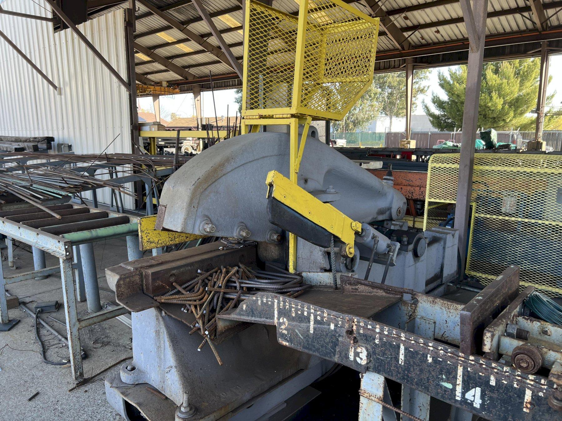 Shear 24 inch,  aligator type upgraded with hydraulic unit