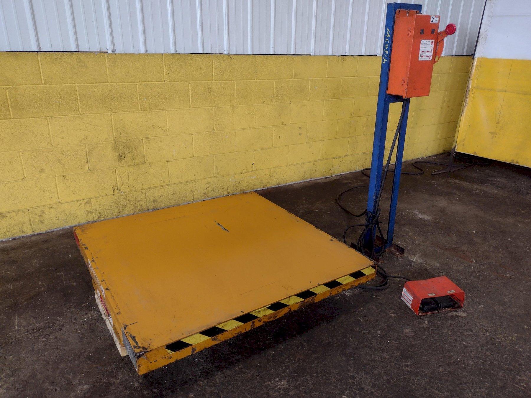 4000 LBS X 48" X 48" PRESTO ECOA MODEL CLT HYDRAULIC SCISSOR LIFT TABLE: STOCK #16429