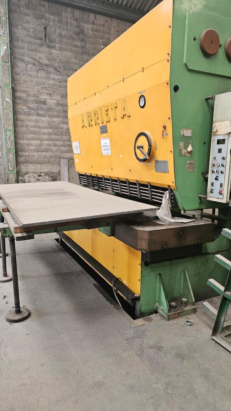 2100mm (82″) x 50mm (2″) Arrieta Hydraulic Shear Galaxie Corporation