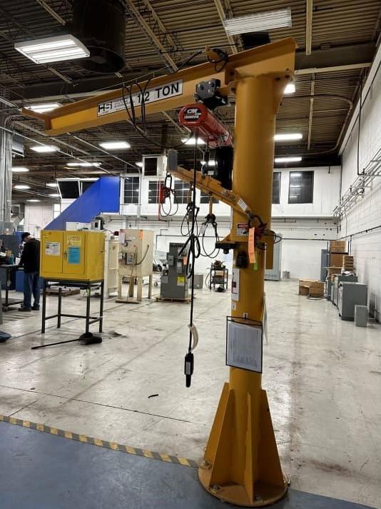 1/2 TON HANDLING SYSTEMS INTERNATIONAL JIB CRANE W/ CM HOIST AND