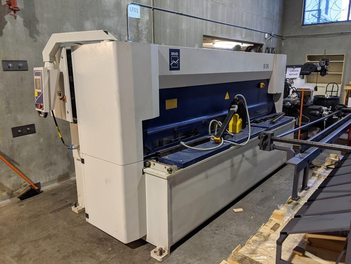 B063100 Hydraulic Shear G2000 Inc.