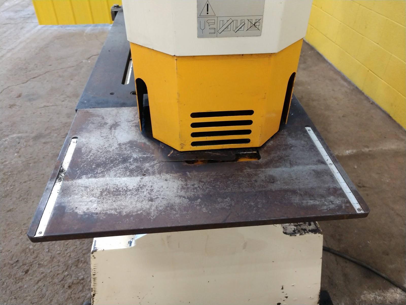 165 TON GEKA HYDRACROP 165-SD HYDRAULIC IRONWORKER: STOCK #12948