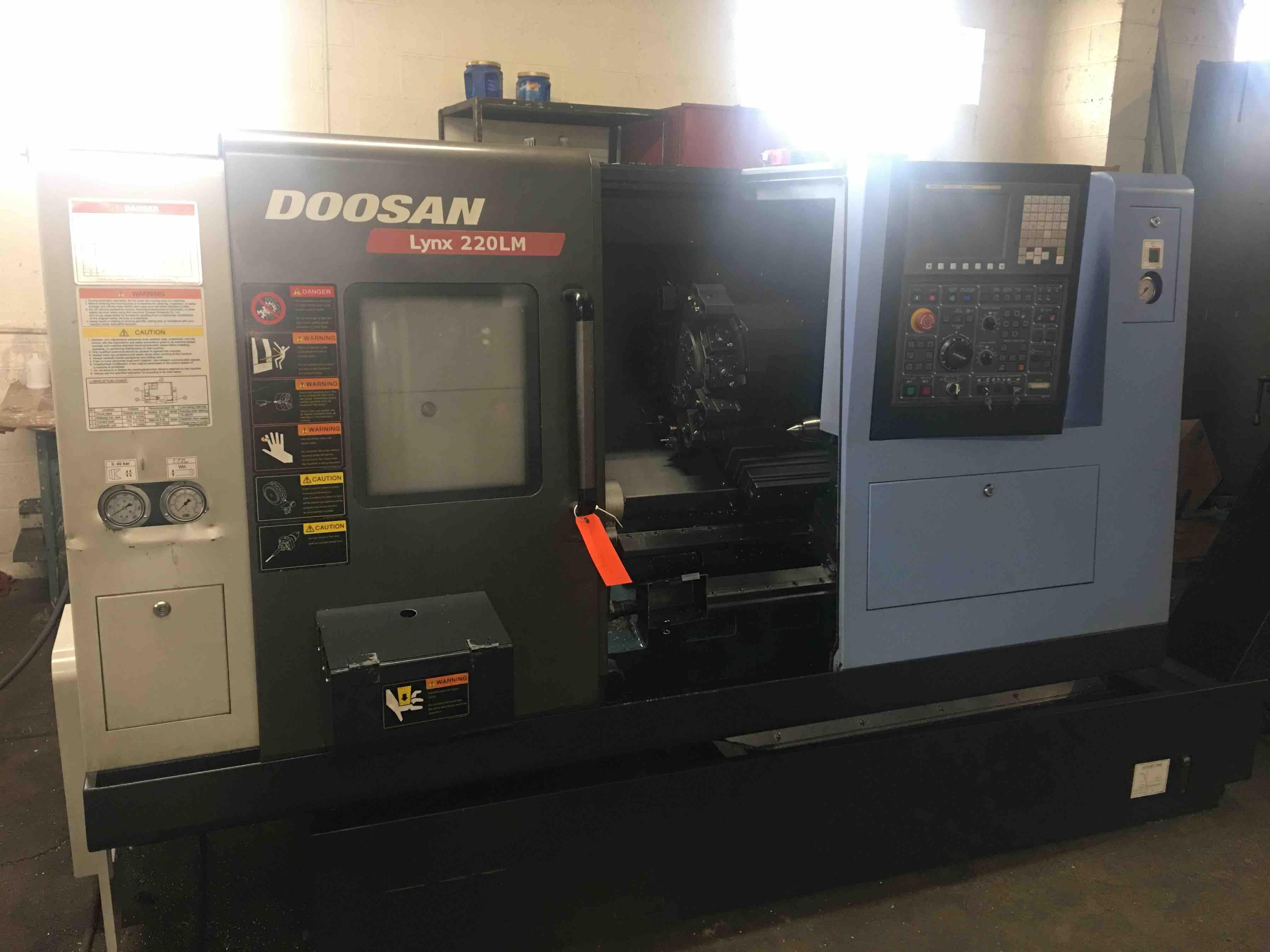 Doosan Lynx 220LMA CNC Lathe, Fanuc i, 6
