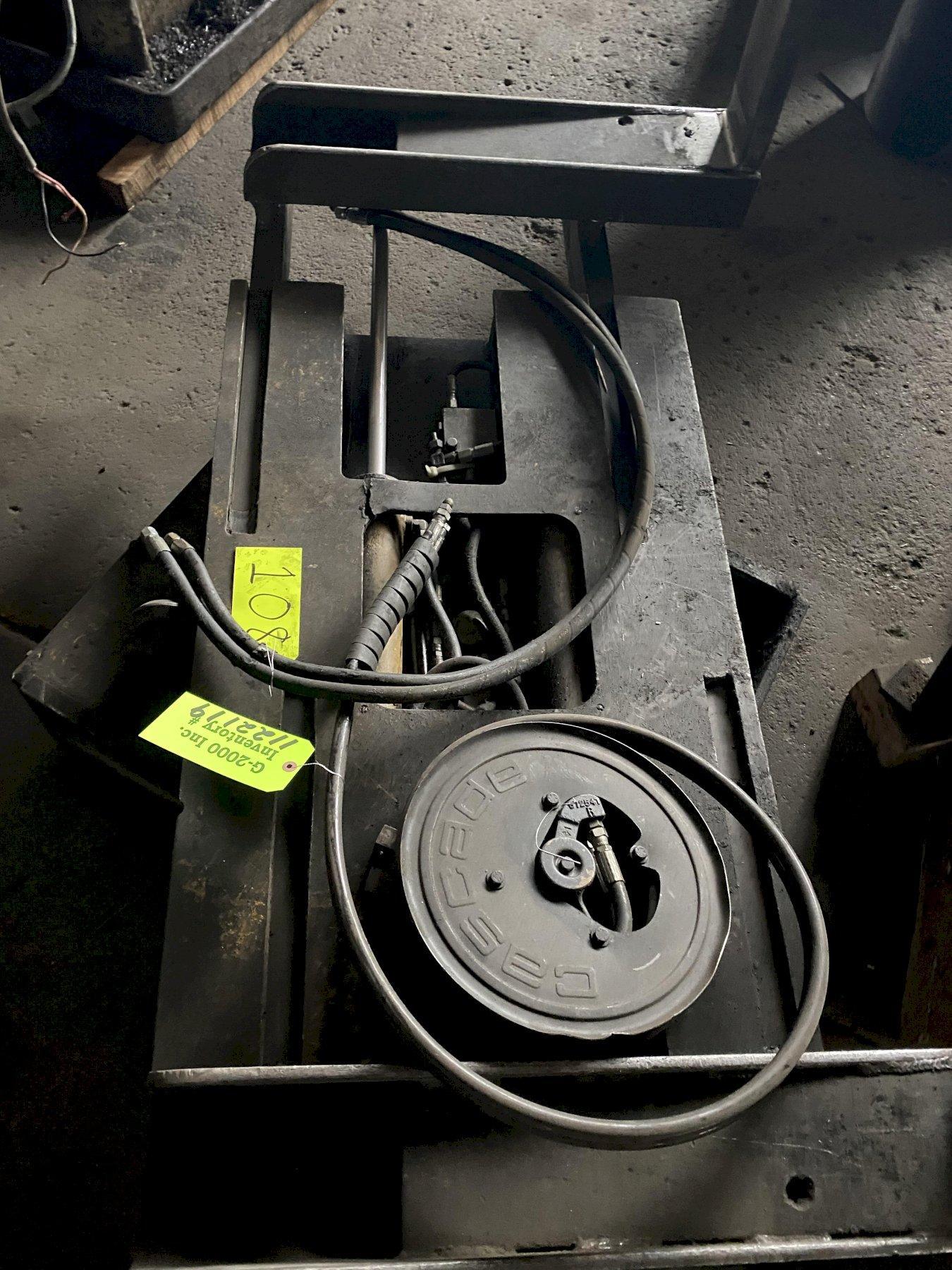 Forklift Squeeze Fork Rotator Attachment G2000 Inc.