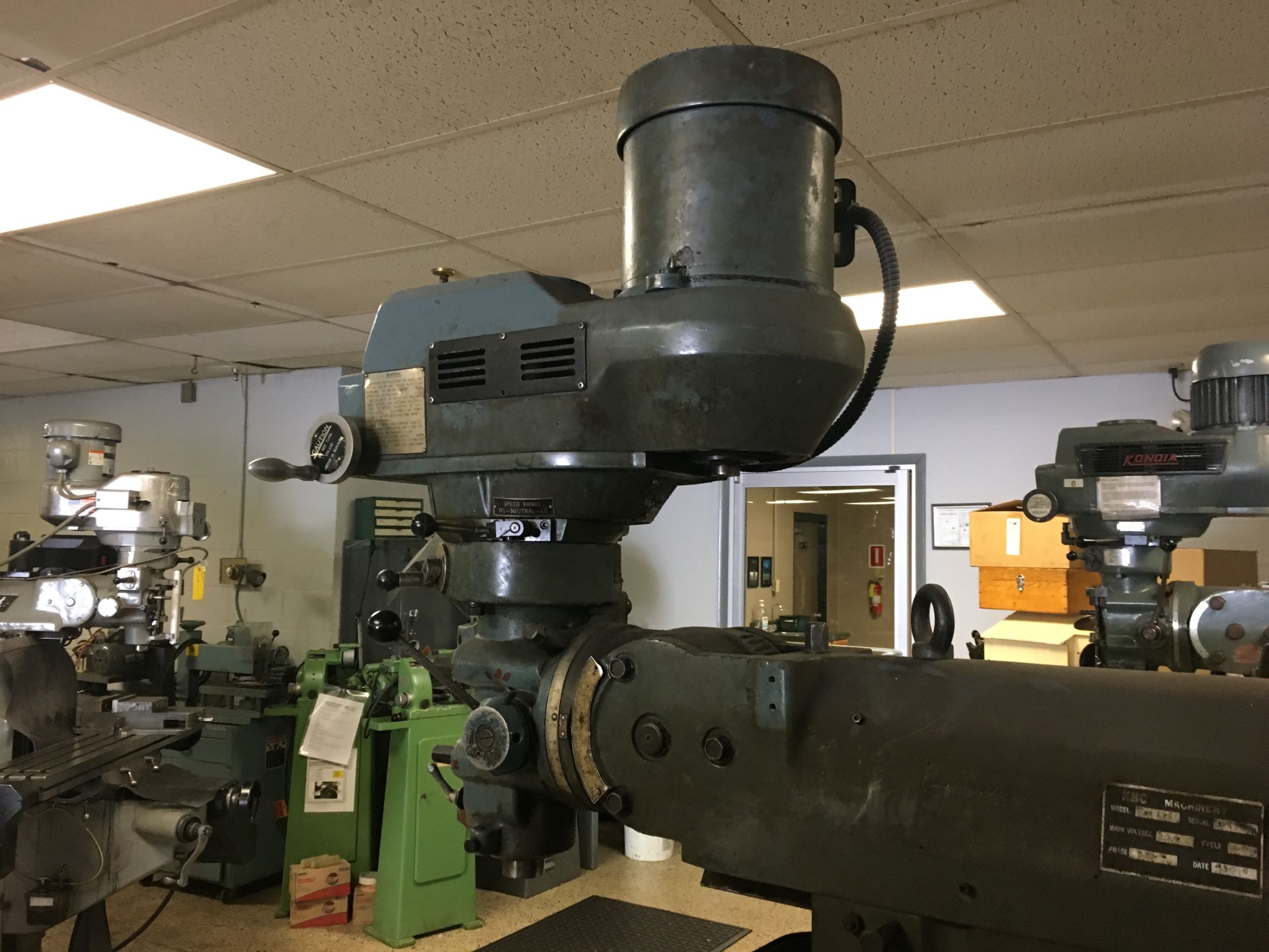 KBC Model TUM1VS Vertical Milling Machine, S/N 0977 for parts AMC