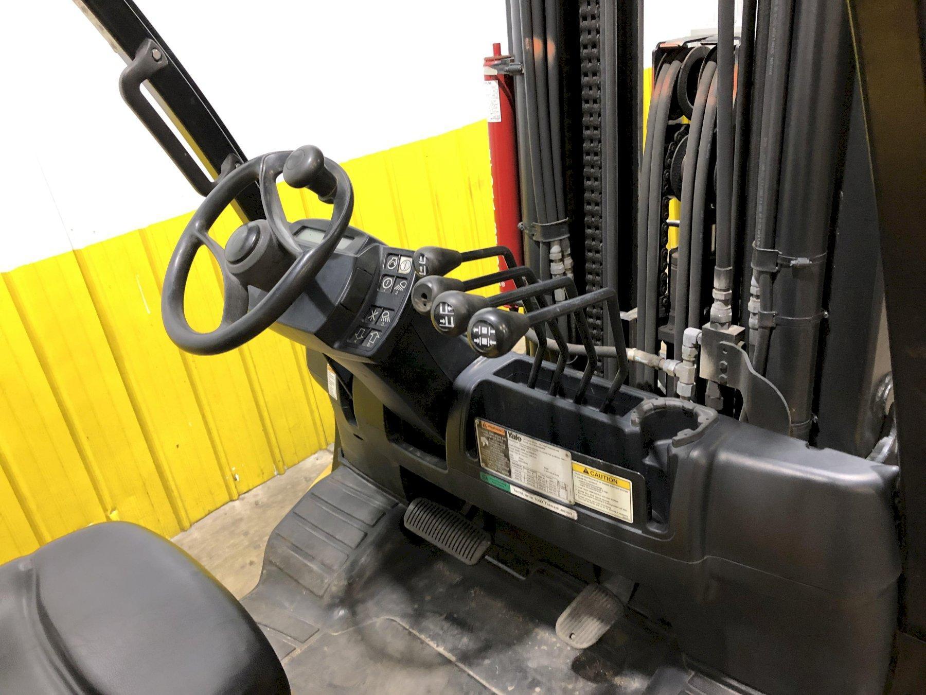 10,000 LBS YALE MODEL GLP-120 LP GAS FORKLIFT: STOCK #15001