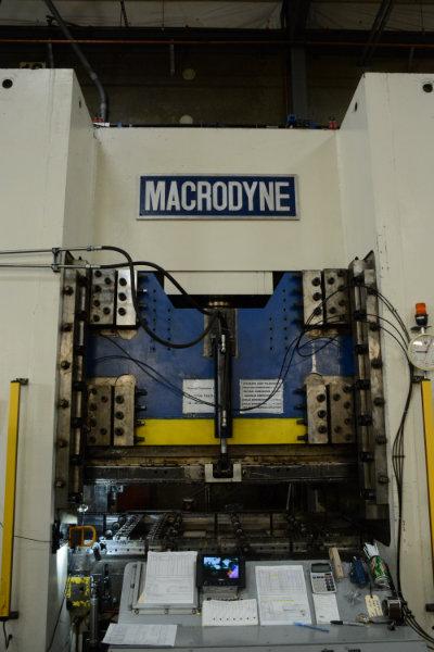 USED MACRODYNE 1,500 TON HYDRAULIC 4 COLUMN PRESS, 2004, STK# 10592