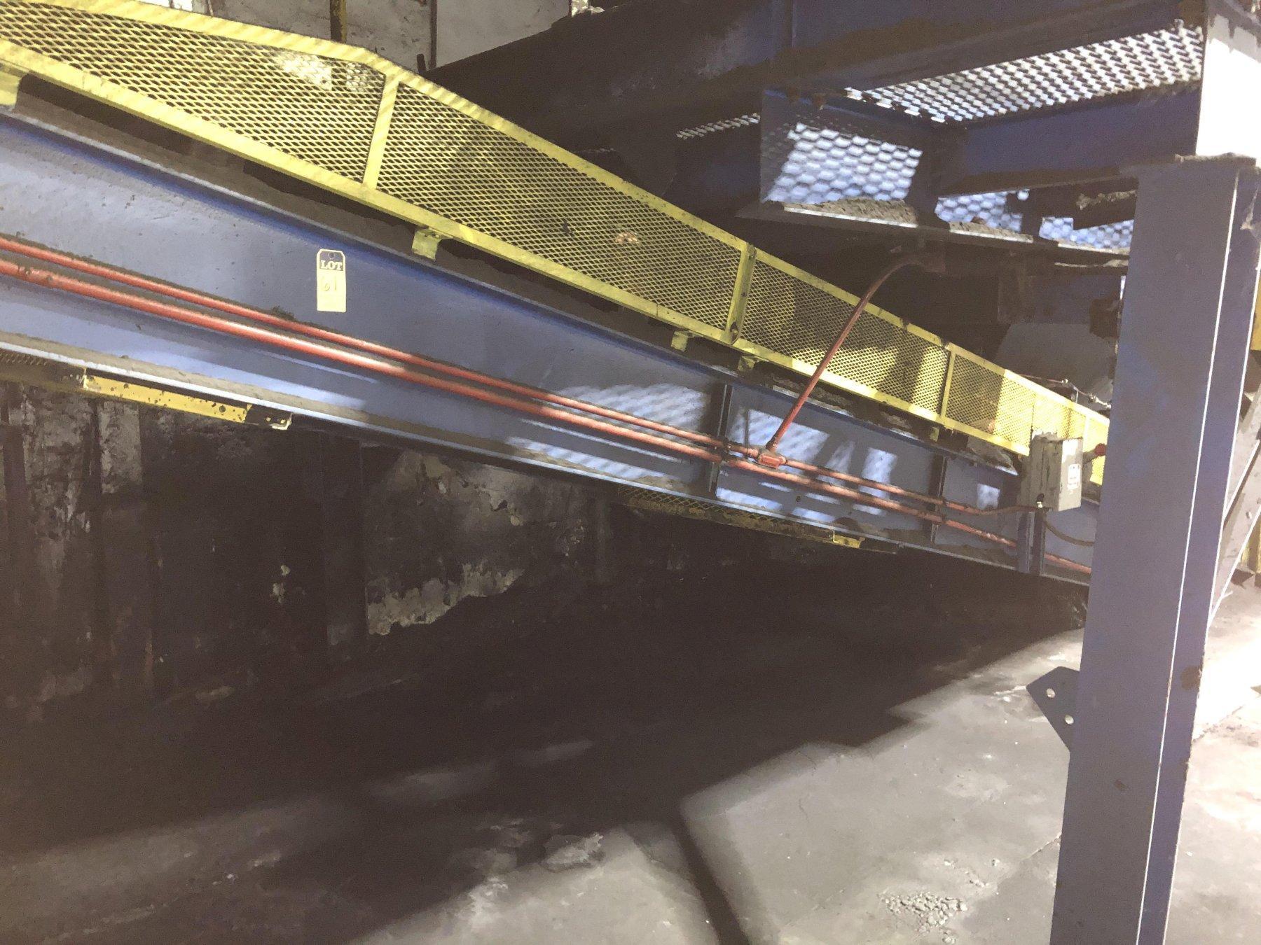 For Sale MACO Conveyors, Belt 2013 MACO 36” X APPROX. 85’ 15 DEGREE