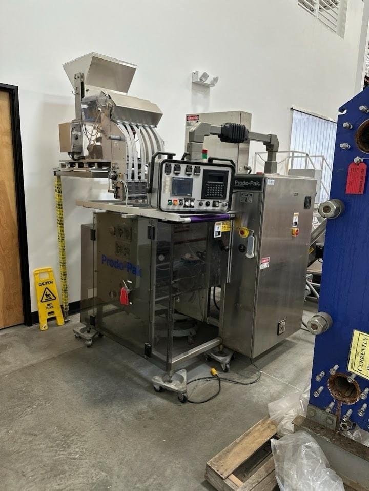 PRODO-PAK RV215-CSW-6 Vertical Form Fill and Seal Packaging Machine, 2010