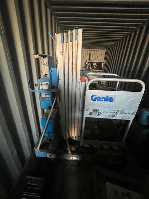 24" GENIE MAN LIFT STOCK #3883