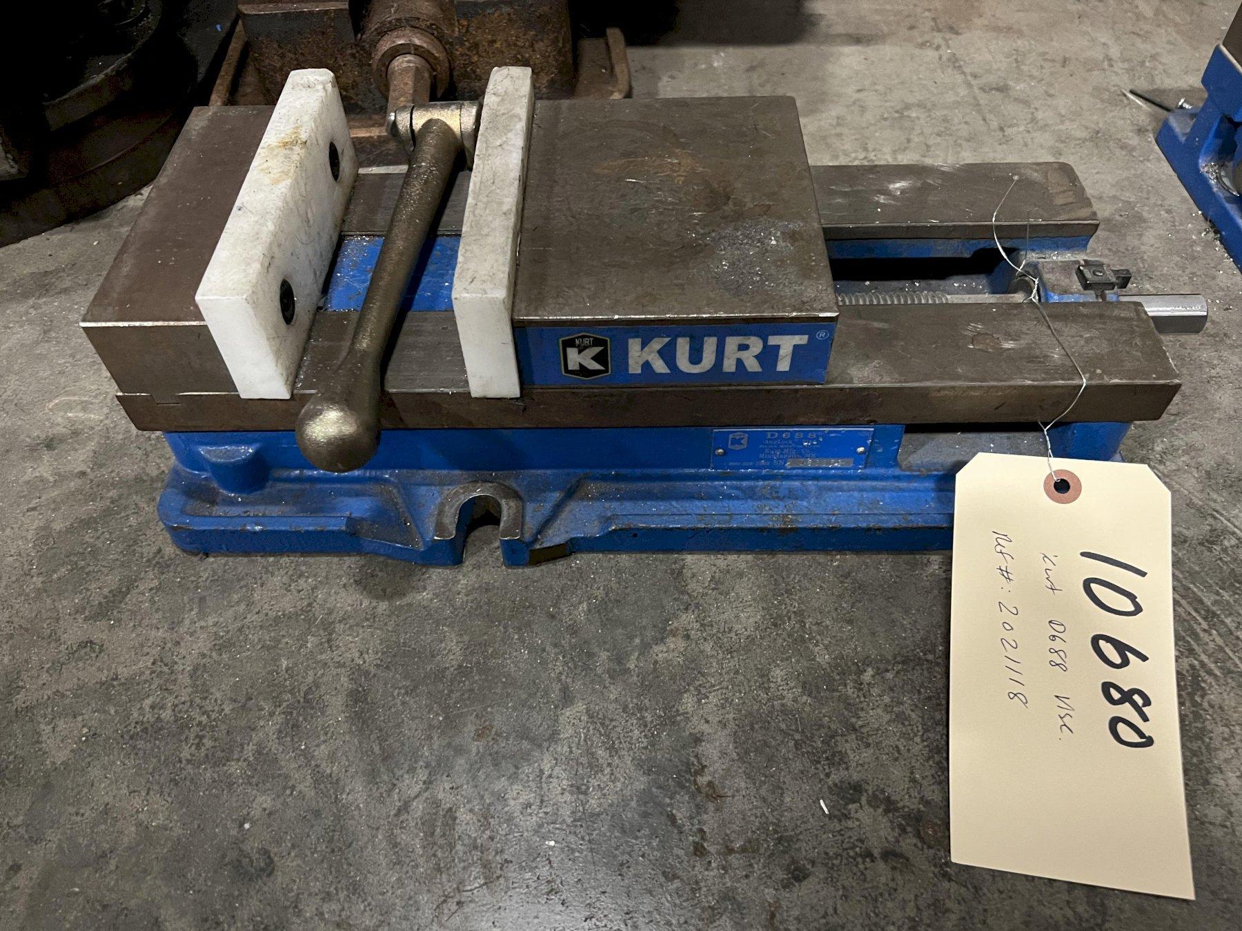 6" KURT VISE, MODEL D688 ANGLOCK, 6" WITH 8.8" OPENING