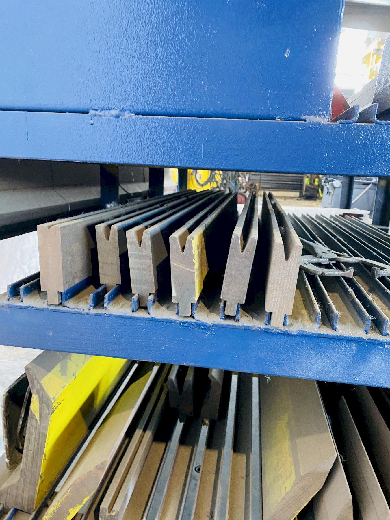 PRESS BRAKE TOOLING CART WITH VARIOUS TOOLING. STOCK 0205821 G2000