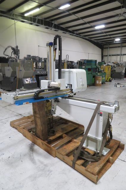 Star Used LW-1200V-360V3 Full Servo Robot, Year 2007