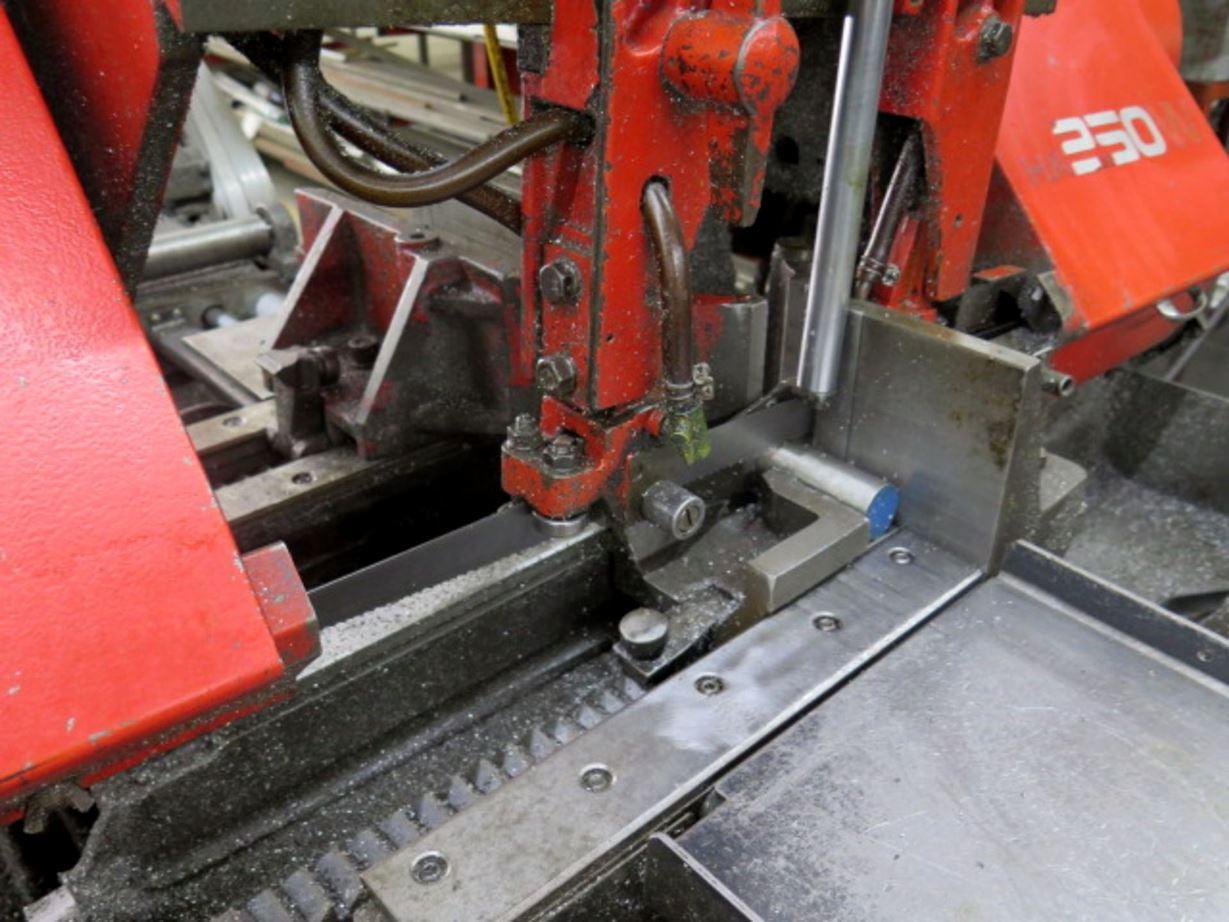 AMADA HA250W AUTOMATIC HORIZONTAL BAND SAW Blumberg Machinery Co.