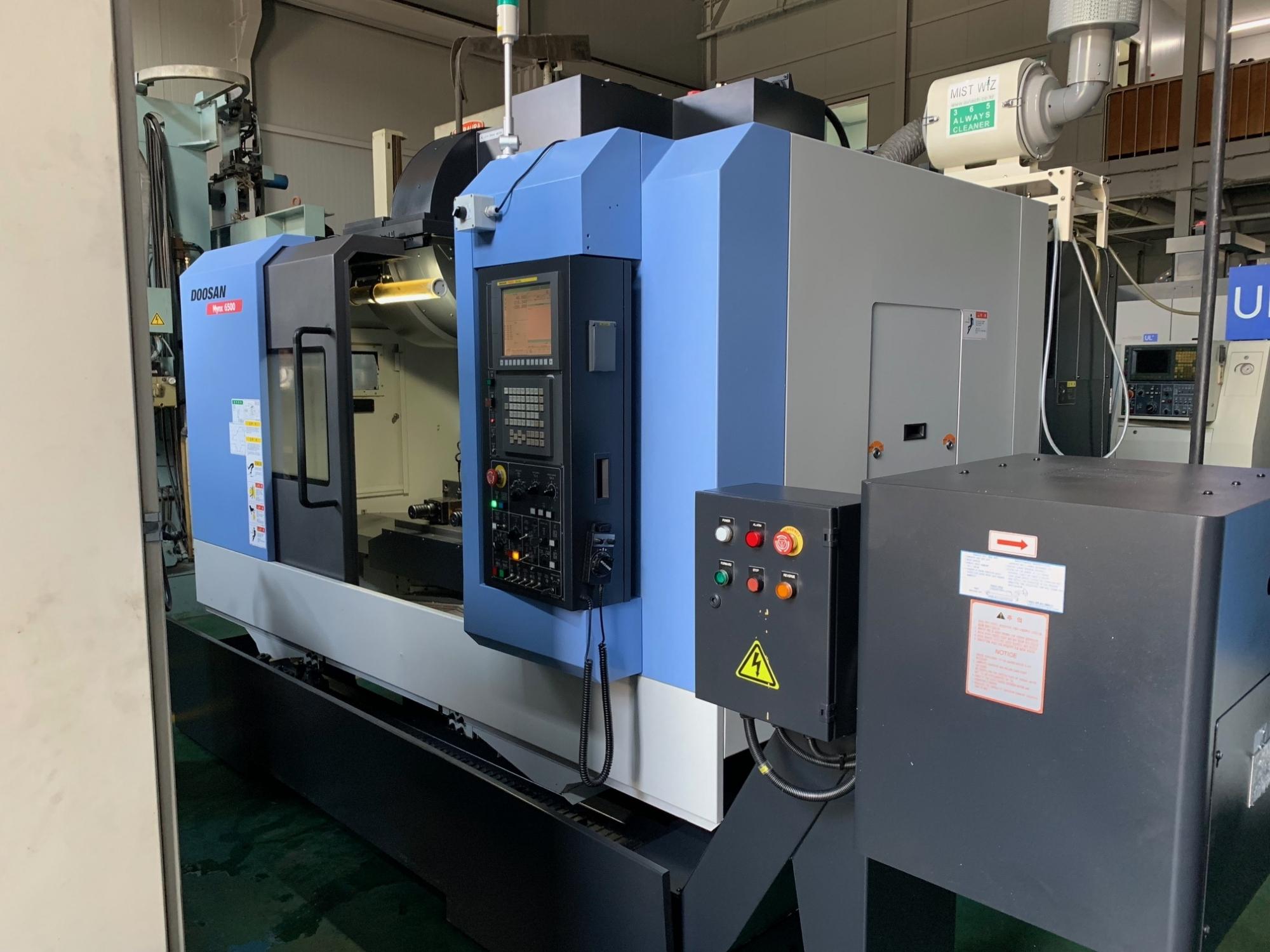 Doosan Mynx 6500 CNC Vertical Machining Center, Fanuc Series i, 50