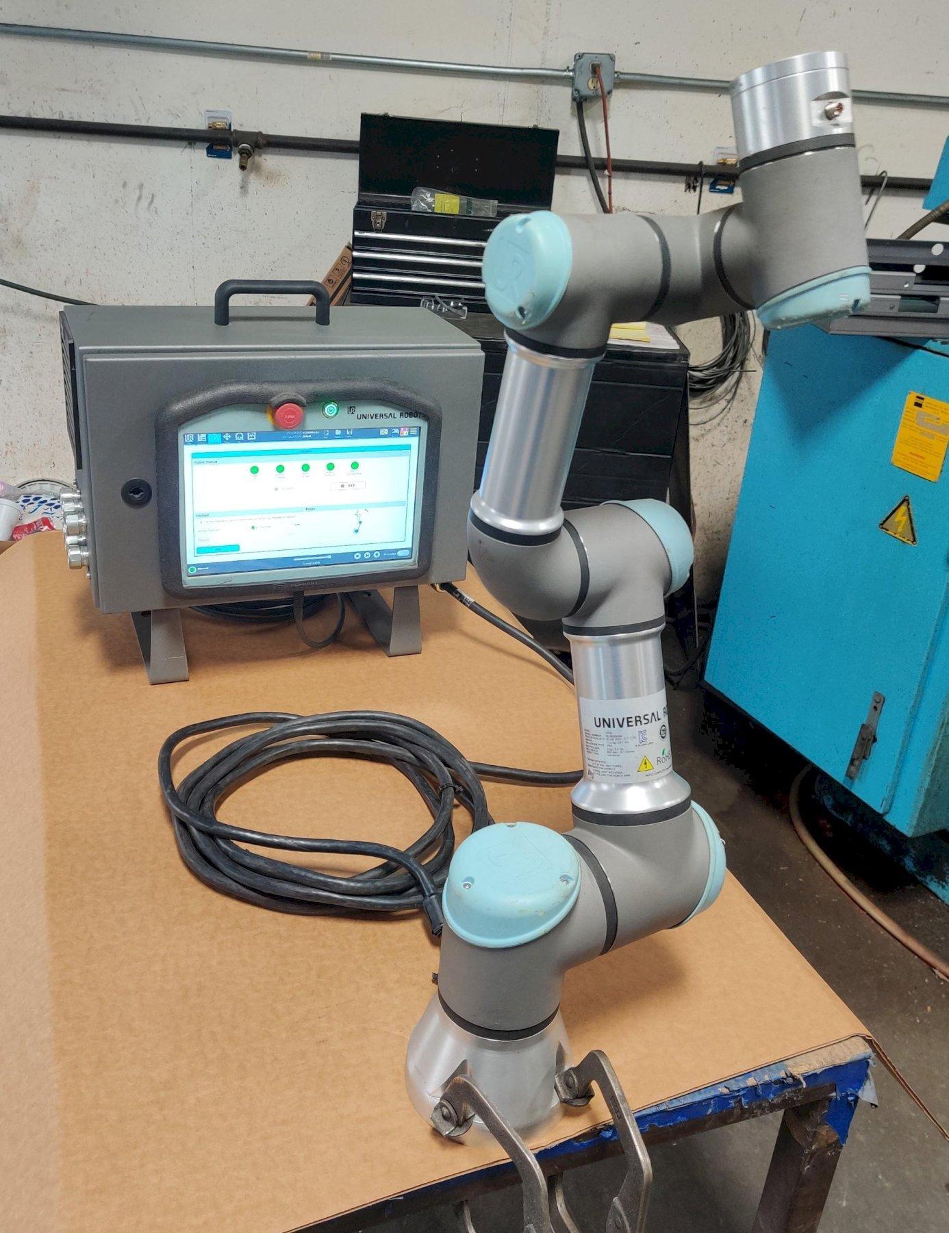 2018, Universal UR3e Cobot Arms Active Machinery