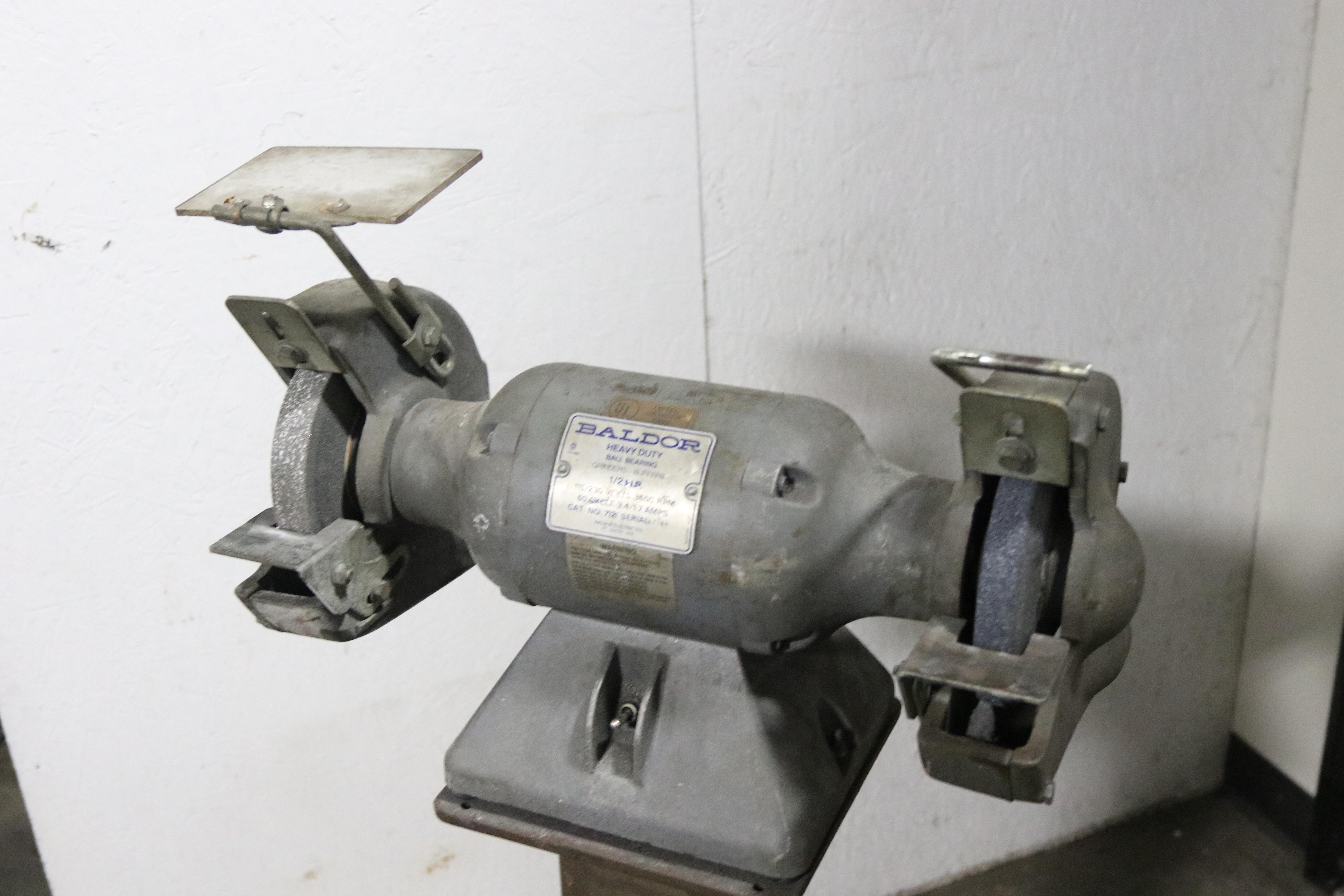 1/2 HP BALDOR HEAVY DUTY 712E BALL BEARING DUAL WHEEL BUFFER GRINDER